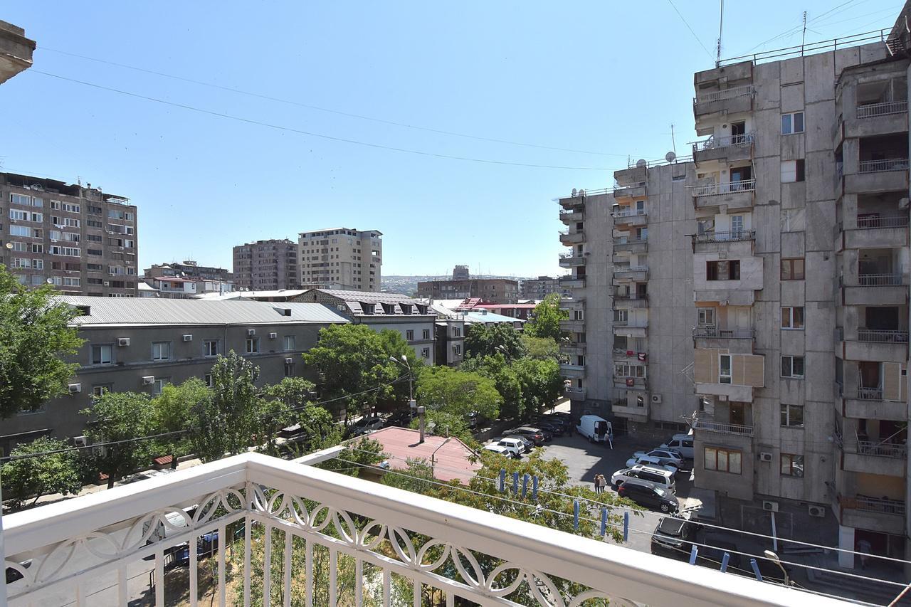 Pushkin 49 Apartment Yerevan Exterior photo